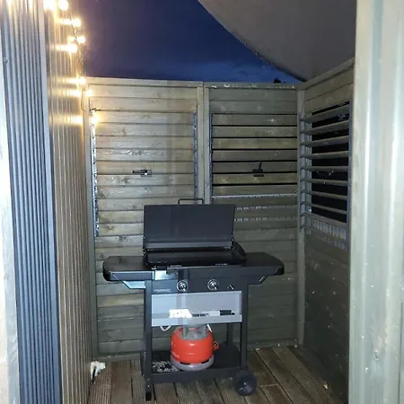 Tiny House In 度假居 *